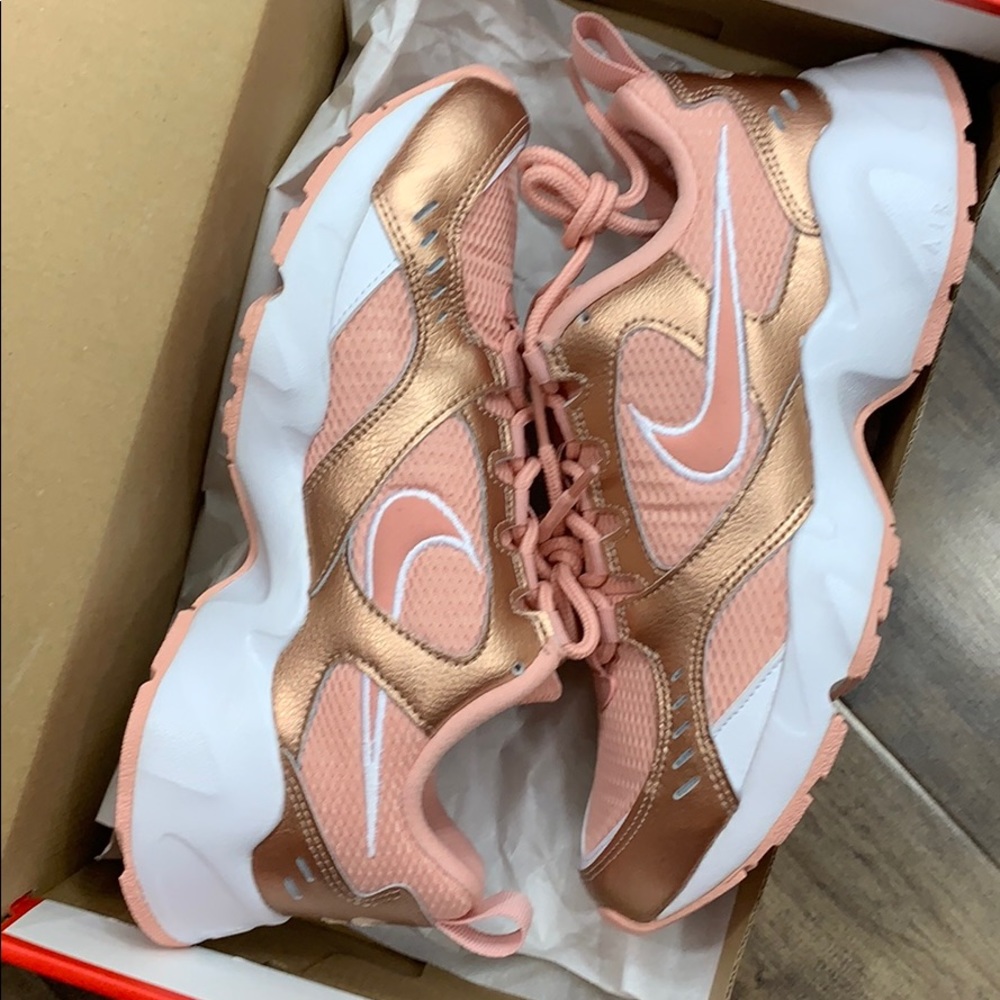 NIKE WMNS AIR HEIGHTS coral stardust - Picture 9 of 16
